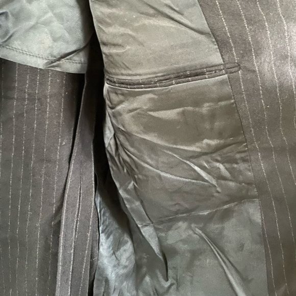 Brooks Brothers Men’s “346” Navy Pinstriped Blazer - Picture 14 of 16